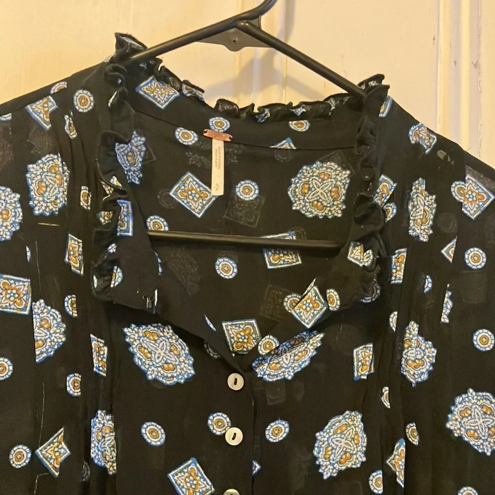 Free people patterned tunic length dress with full bell sleeve past elbow small